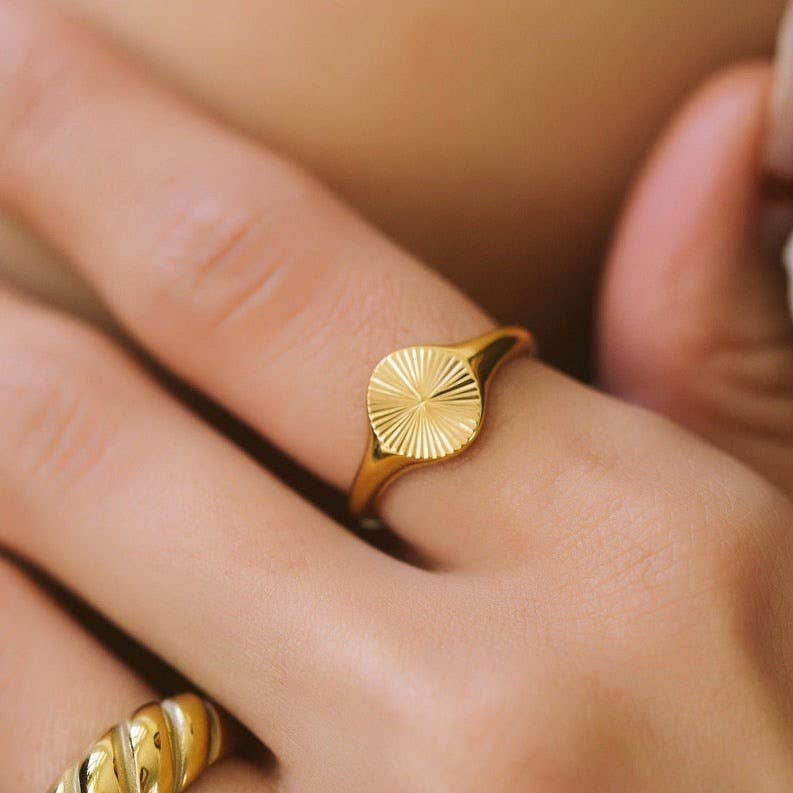 Sunbeam Signet Ring, 18k Gold Signet Ring, Oval Signet Ring