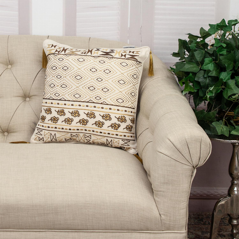 Parkland Collection Marjoram Transitional Beige & Gold Throw Pillow