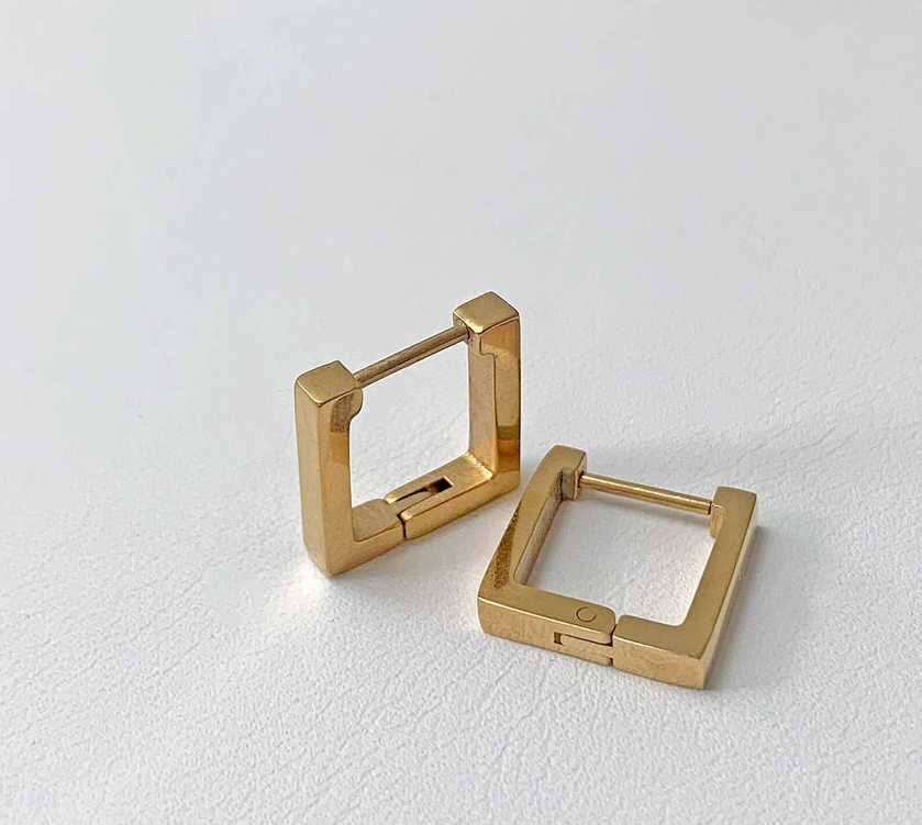 BRIE - GOLD SQUARE HUGGIE EARRINGS