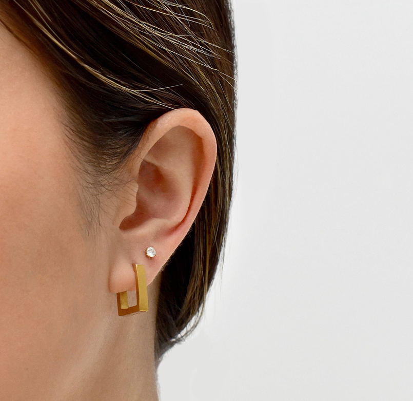 BRIE - GOLD SQUARE HUGGIE EARRINGS