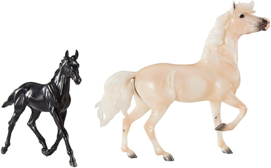 Breyer Traditional 1:9 Scale Model Horse Gift Set § Encore & Tor