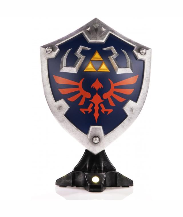 The Legend of Zelda Breath of the Wild Hylian Shield Statue § Collector Edition