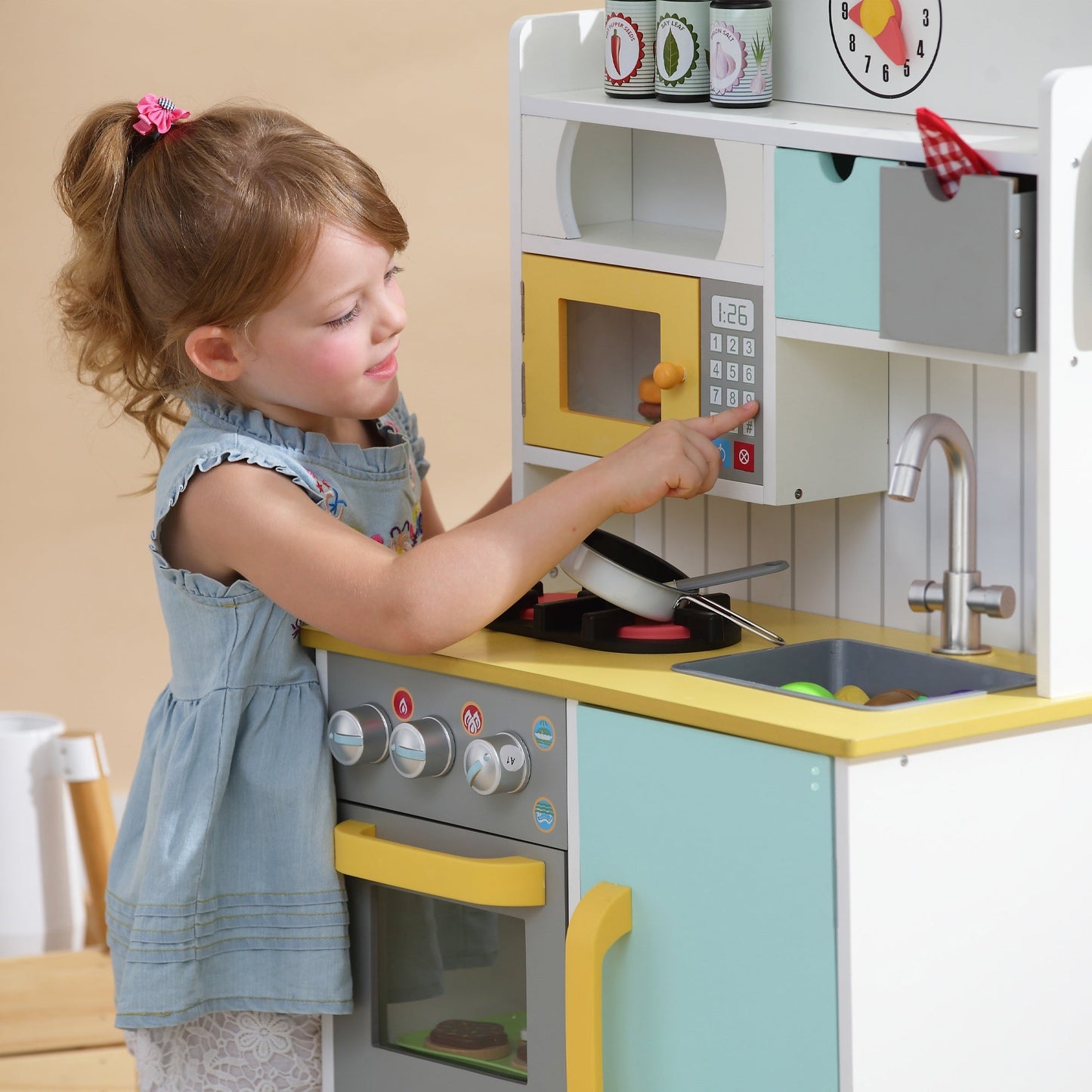 Wooden Kitchen Toy Kitchen With 5 Role Play Accessories TD-11708AR