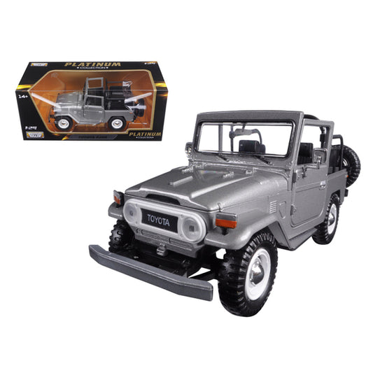 Toyota FJ40 FJ 40 Convertible Silver 1/24 Diecast Model Car by Motormax