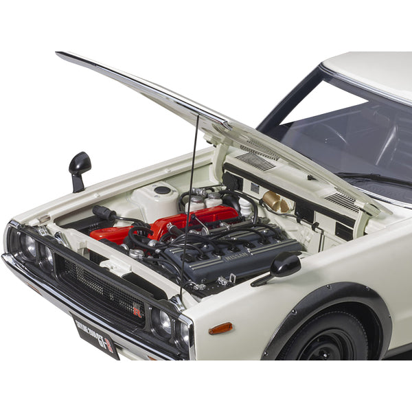 Nissan Skyline 2000GT-R (KPGC110) RHD (Right Hand Drive) White 1/18 Model Car by Autoart