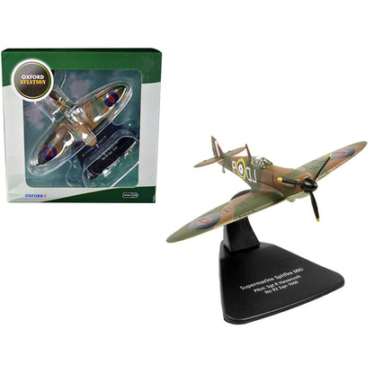 Supermarine Spitfire MK1 SGT R. Havercroft No 92 Sqn 1940 1/72 Diecast Model Airplane by Oxford Diecast