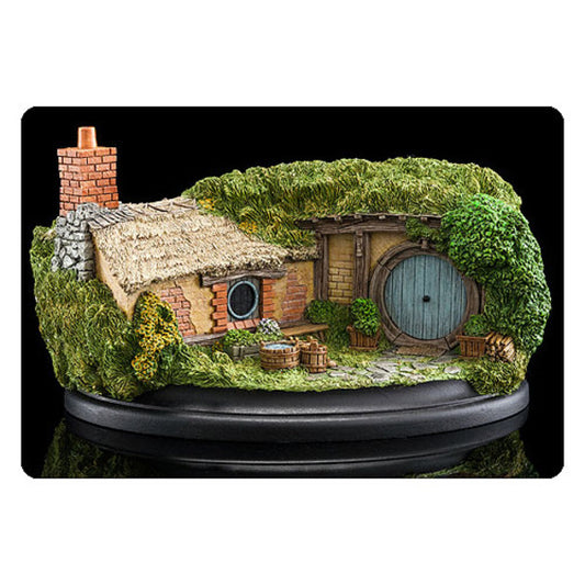 The Hobbit An Unexpected Journey 35 Bagshot Row Statue